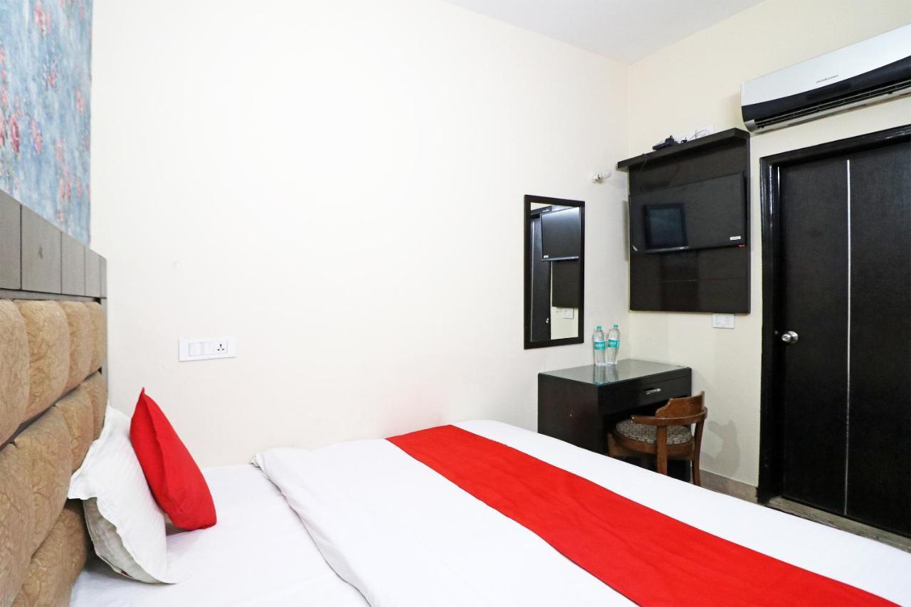 Hotel Westend Holiday Home 5 Mint From Nizamuddin Railway Station นิวเดลี ภายนอก รูปภาพ