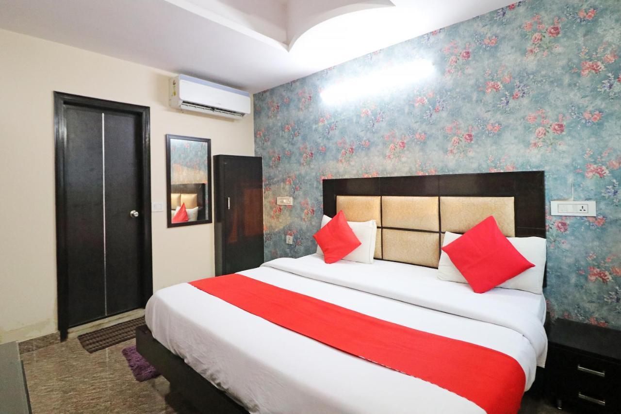Hotel Westend Holiday Home 5 Mint From Nizamuddin Railway Station นิวเดลี ภายนอก รูปภาพ