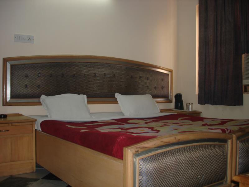 Hotel Westend Holiday Home 5 Mint From Nizamuddin Railway Station นิวเดลี ภายนอก รูปภาพ